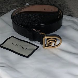 Gucci skinny belt size 105